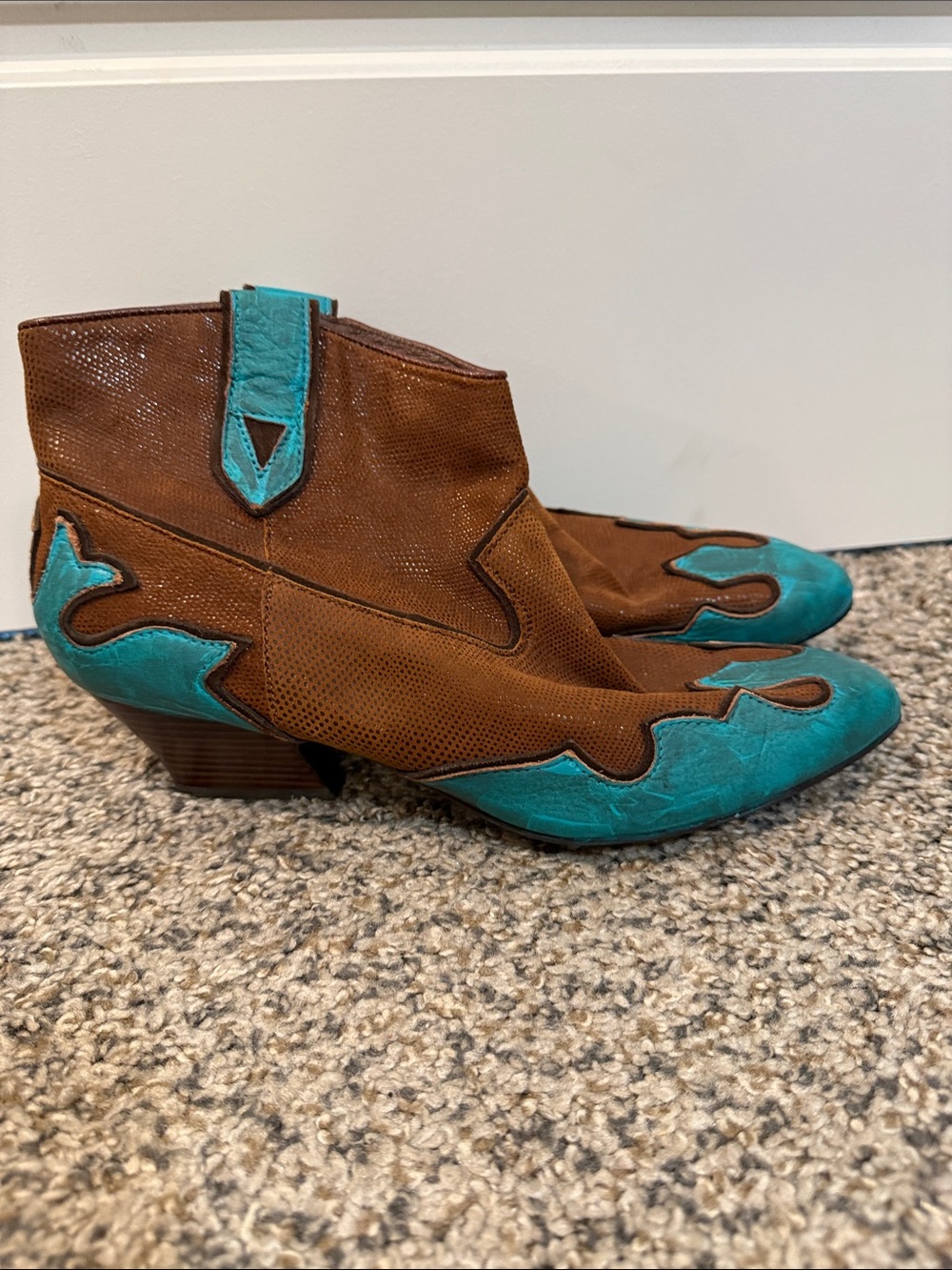 ISOLA leather cowboy booties size 9
